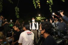 137 Pelanggar Prokes Dipaksa Berziarah ke TPU Keputih - JPNN.com Jatim