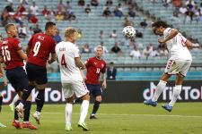 Gelandang Pemecah Kebuntuan Ini Jadi Pemain Terbaik Laga Ceko vs Denmark - JPNN.com