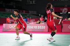 Fantastis! Greysia/Apriyani Bawa Pulang Emas Olimpiade Tokyo, Raket Lawan Sampai Melengkung - JPNN.com