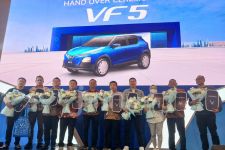 GJAW 2024, Mobil Listrik VinFast VF 5 Resmi Menemui Pemiliknya - JPNN.com