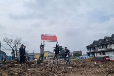 Melanggar UU Pengelolaan Sampah, TPS Sementara Pasar Caringin Disegel Kementerian LH - JPNN.com