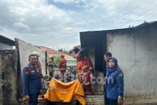 Kebakaran di Pekanbaru, Satu Pria Tewas Terjebak di Dalam Rumah   - JPNN.com