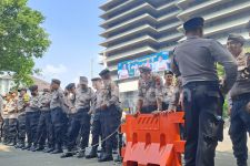 Mayday 2025: Ribuan Polisi Tanpa Senjata Mengawal Aksi Buruh di Semarang - JPNN.com