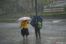 BMKG: Waspada Hujan Lebat & Gelombang Tinggi 2 Meter di Pesisir Perairan Bali - JPNN.com Bali