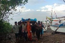 OMG! Nelayan Air Kuning Jembrana Ditemukan Tewas Mengambang 5 Mil dari Pesisir Pantai - JPNN.com Bali