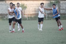 Mau Tampil Moncer, Ini Pesan Striker Timnas untuk Tiga Pemain Muda Lokal Bali United - JPNN.com Bali