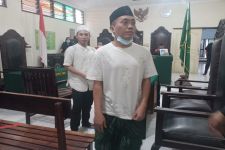 Pembunuh Hayat di Depan Masjid Dihukum 17 dan 15 Tahun, Terungkap Sadisnya Aksi Terdakwa - JPNN.com Bali