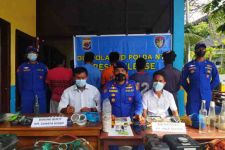 Ditpolair Polri Amankan 42 Detonator dari KM Anak Sayang di NTT, Ini Ancaman untuk Pelaku - JPNN.com Bali
