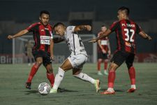 Bali United Bekuk Persipura di Waktu Injury Time Berkat Gol Ricky Fajrin - JPNN.com Bali