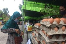 SE Bang Zul Tak Bertaji, Telur dari Luar NTB Melimpah, Peternak Gulung Tikar - JPNN.com Bali