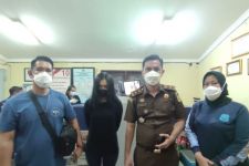Tim Tabur Ciduk Nana Juhariah di Surabaya, Ini Warning Kejati Bali untuk Para DPO - JPNN.com Bali