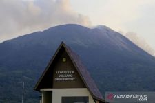 Gunung Ili Lewotolok Erupsi, Kolom Abu Meluncur Setinggi 2.000 Meter - JPNN.com Bali