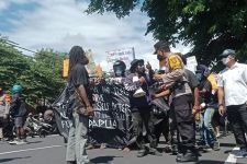 AMP Bali Turun ke Jalan Peringati 60 Tahun Deklarasi Merdeka Papua Barat - JPNN.com Bali