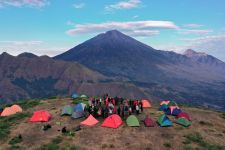 Jalur Pendakian Gunung Rinjani Ditutup Sampai Maret 2022, Cuaca Ekstrem Jadi Pemicu - JPNN.com Bali