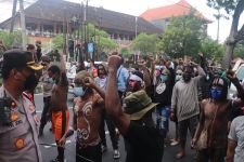 Polisi Ungkap Detik-detik AMP Tuntut Merdeka Bentrok dengan Ormas, Ternyata Ini Pemicunya - JPNN.com Bali