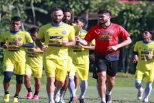 Teco Sebut Bali United dan Arema Tim Ambisius, Doakan Carlos Fortes Tidak Cetak Gol - JPNN.com Bali