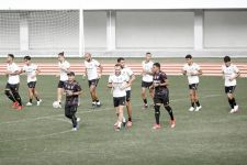 Teco Puji Arema FC Tim Terbaik Liga 1, Siapkan Beragam Variasi Redam Carlos Fortes - JPNN.com Bali
