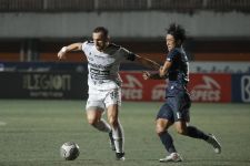 Teco Puji Pertahanan Bali United dan Arema FC, Puas Hasil Akhir Pertandingan - JPNN.com Bali