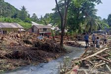 Lombok Barat NTB Porak poranda Diterjang Banjir Bandang, Hutan Gundul Jadi Pemicu? - JPNN.com Bali
