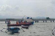KM Cahaya Ilahi Tenggelam Dihantam Badai, Satu Selamat, 4 ABK Belum Ditemukan - JPNN.com Bali