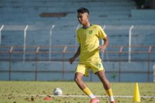 Media Inggris Puji Bintang Muda Persebaya Marselino Bekuk Bali United, Begini Respons Aji Santoso  - JPNN.com Bali