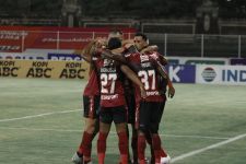 Bali United Bikin Persib Mati Kutu, Coach Robert Mendadak Sentil Kontribusi David Da Silva - JPNN.com Bali