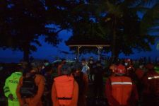 Pasangan Ibu dan Anak Hilang Terseret Arus Sungai Kali Baru, SAR Sisir Pantai Bali Utara - JPNN.com Bali