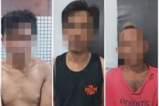 Trio Pencuri Baterai Tower Telkom Diciduk saat Isi Bensin di SPBU, Begini Trik Polisi Ciduk Pelaku - JPNN.com Bali