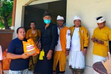 Aksi Hanura Peduli Sasar Masyarakat Kecil, Bagikan 1 Ton Beras di Nusa Penida - JPNN.com Bali