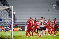 Laga Madura United Kontra Persipura Jadi yang Pertama Ditunda, Dua Pertandingan Lain Jalan Terus - JPNN.com Bali