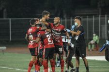 Leo Mendadak Mereaksi Permainan Bali United saat Kontra Persikabo dan PSM, Ternyata Beda - JPNN.com Bali