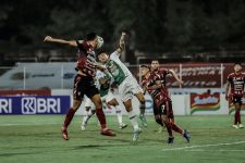Coach Guntur Terpukul PSS Kalah, Sambil Minta Maaf Sentil Ulah Pemain Bali United - JPNN.com Bali