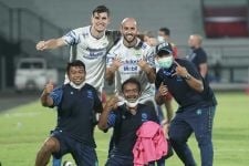 Beckham Absen Kontra Persiraja, Nick Kuipers Tak Sabar Bawa Persib Juara Liga 1 - JPNN.com Bali
