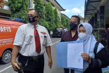 Santri Ponpes RH Dihajar Benda Tumpul, Ibu Korban: Ada Bukti Visumnya - JPNN.com Bali