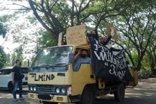 Massa Demo 11 April Berdatangan, Ini 6 Tuntutan Aksi Mahasiswa Bali - JPNN.com Bali