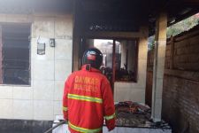 Rumah Taruna Terbakar saat Ditinggal Mekiis, Korban Rugi Ratusan Juta - JPNN.com Bali