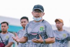 5 Pesan Penting Coach Aji Santoso, Pastikan Tidak Ada Pemain Bintang - JPNN.com Bali