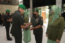 Kapok Sahli Jabat Danrem 121/ABW, Pesan Mayjen TNI Sonny Aprianto Menyentuh - JPNN.com Bali