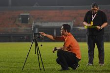 LIB Inspeksi Stadion Segiri, Kursi dan Tribune Kusam Tak Terawat, Duh - JPNN.com Bali