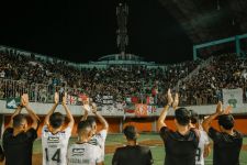 Serunya Laga PSS vs Bali United: Bikin Merinding, Respons Teco Tak Terduga - JPNN.com Bali