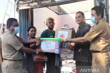 Wabup Sutjidra Bantu Korban Kebakaran Ruko, Aksinya Mengundang Simpati - JPNN.com Bali