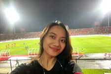 Kisah Lady Dewata Evelyn Kosasih Pendukung Maniak Bali United, Bikin Terharu - JPNN.com Bali