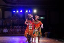 Seniman Lansia Bawakan Tarian Gong Kebyar, Aksinya di Panggung PKB Amazing - JPNN.com Bali