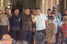 Warga Gilimanuk Bergerak, Salam Komando dengan Pejabat Penting Jembrana - JPNN.com Bali