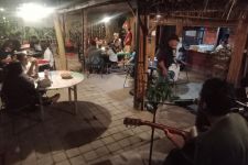 Musisi Muda Wibhi Laksana Usung Filosofi Manusia Goa, Bikin 'Santuy' Kubu Kopi  - JPNN.com Bali