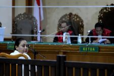 Saksi Eks Bupati Eka Wiryastuti Pasang Badan: Saya Bodoh, tetapi Tidak Senekat Itu - JPNN.com Bali