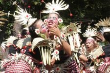 Gerak Jalan Kocak Unjuk Kebolehan, Masyarakat Buleleng Semringah - JPNN.com Bali