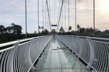 The Glass Bridge: Objek Wisata Baru di Gianyar, Digarap China, Pas untuk Weekend - JPNN.com Bali