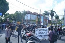 Demo Aliansi Bali Jengah Bikin Lumpuh Jalan PB Sudirman, Kombes Bambang Merespons - JPNN.com Bali