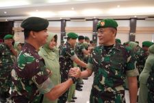 Mayjen TNI Sonny Jabat Tangan 68 Pamen Sambil Tersenyum, Pesannya Penting - JPNN.com Bali
